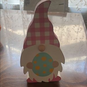 Easter gnome like new condition made out of wood